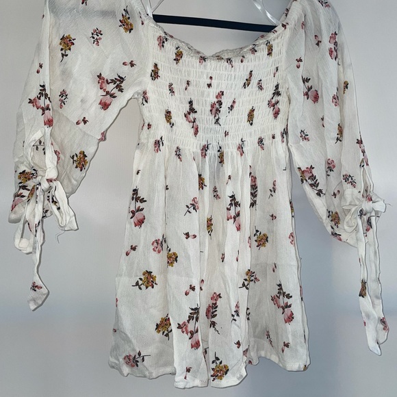 Floral Peasant Top - Picture 3 of 4